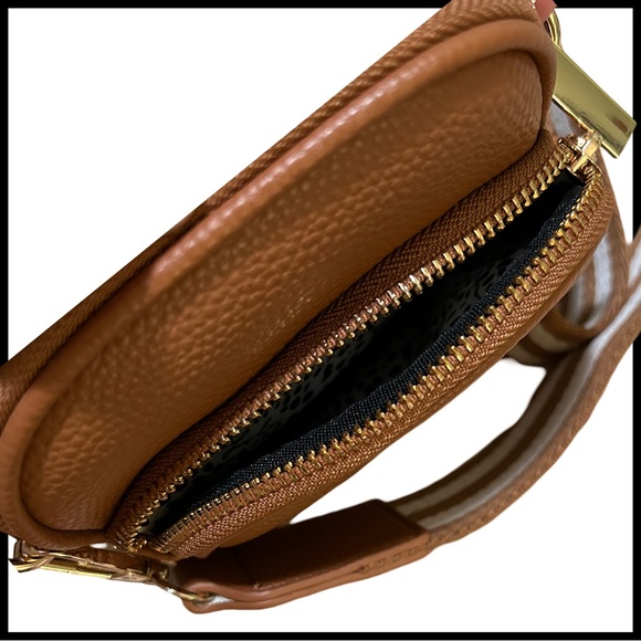 N W/DUST BAG. Mai-Lili-Josephine sold @ANTHROPOLOGY. Crossbody Bag, two straps. - Picture 4 of 14